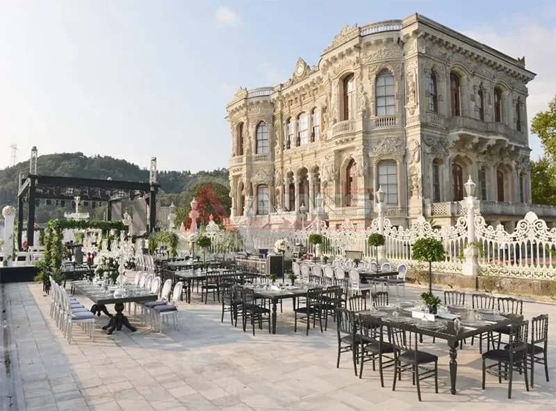 Çırağan Sarayı dış mekan kokteyl alanı