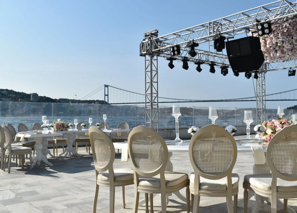Ihlamur Kasrı truss ses ışık sistemi kiralama için profesyonel teknik kurulum örneği