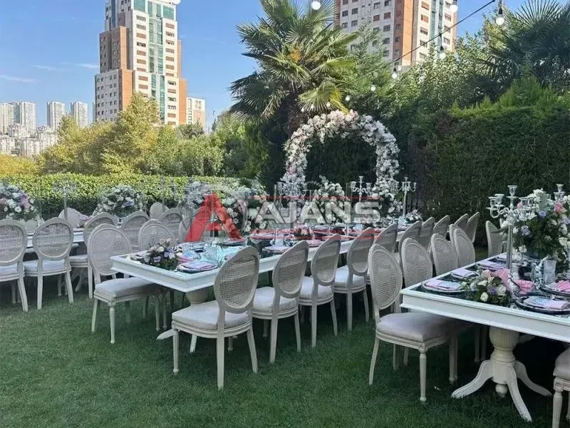 Bahçe daveti aynalı masa kiralama