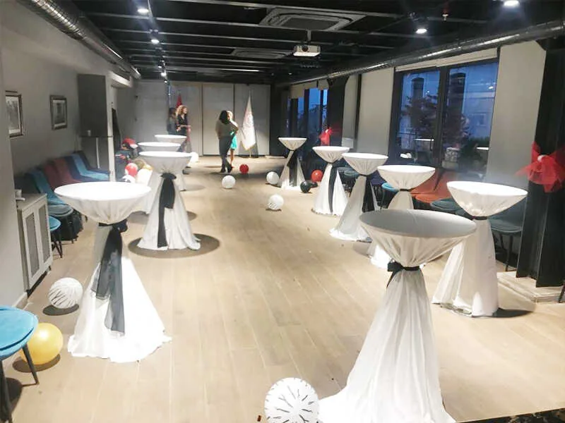 Kurumsal Etkinlik Bistro Masa Kokteyl Düzeni - Organizasyon Ajans