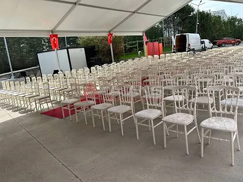 İstanbul tiffany sandalye kiralama - toplu oturma düzeni organizasyon gerçek kurulum ve organizasyon görseli