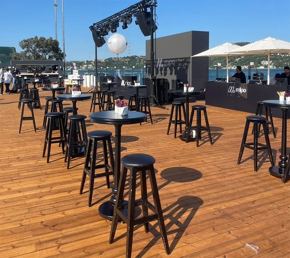 Siyah bistro masası kiralama siyah tabure kokteyl seti