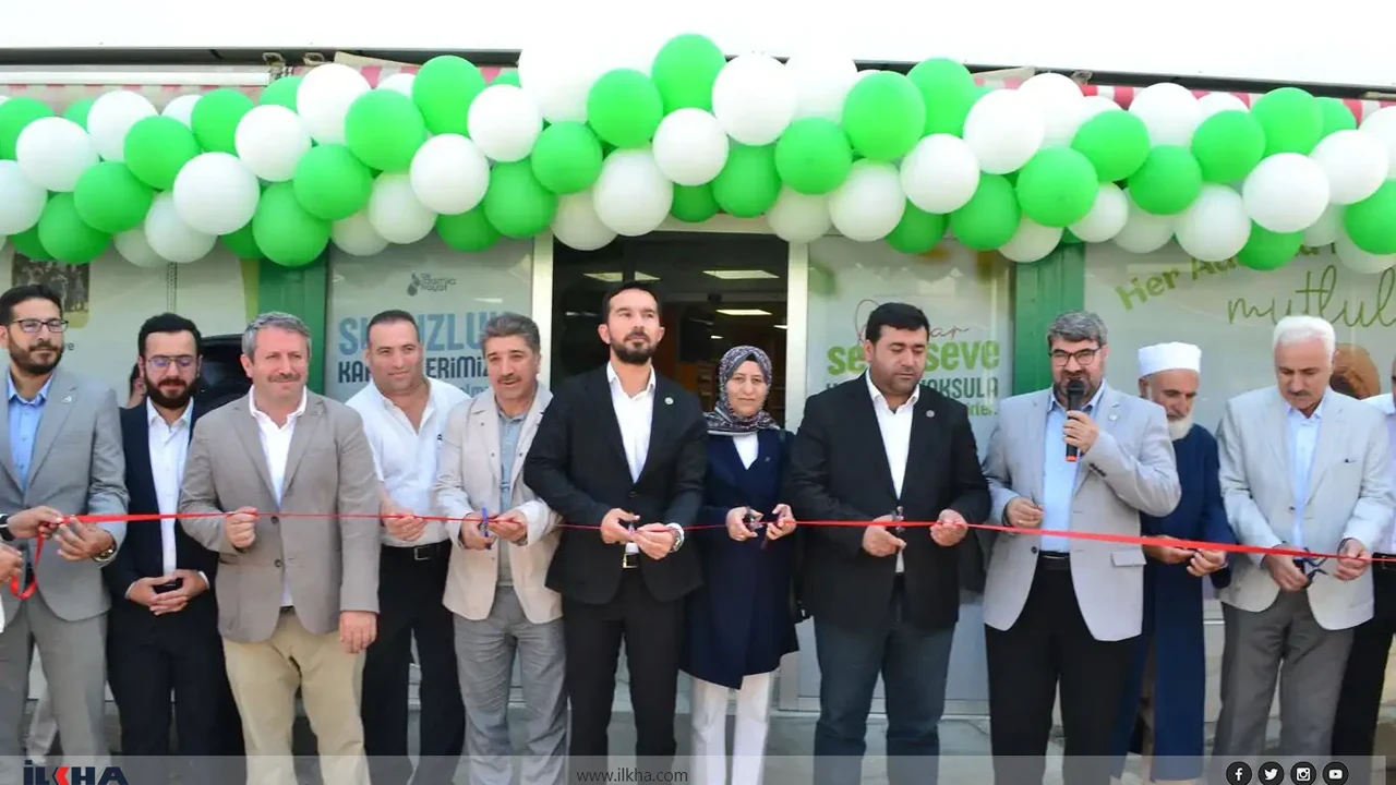 Açılış töreni için kurdela kesimi, balon süsleme ve karşılama organizasyonu